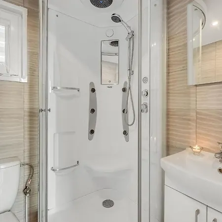 2 Bedroom In 別荘 *